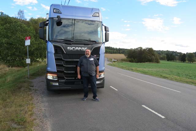 El primer contacto con el nuevo Scania S no pudo ser más positivo, en esta tractora con motor V8 de 580 CV.